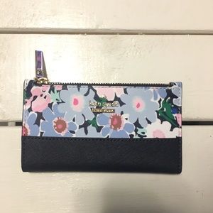 NWT kate spade Mikey Wallet